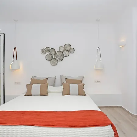 Angelika/pink Pelikan By The * Kalafatis