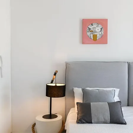 Angelika/pink Pelikan By The Villa Kalafatis