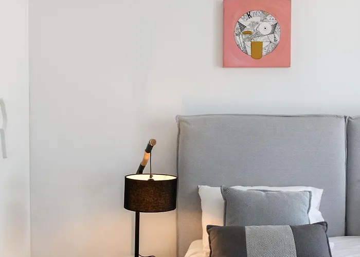 Angelika/pink Pelikan By The Vila Kalafatis