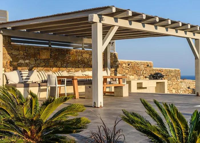 Angelika/pink Pelikan By The Vila Kalafatis